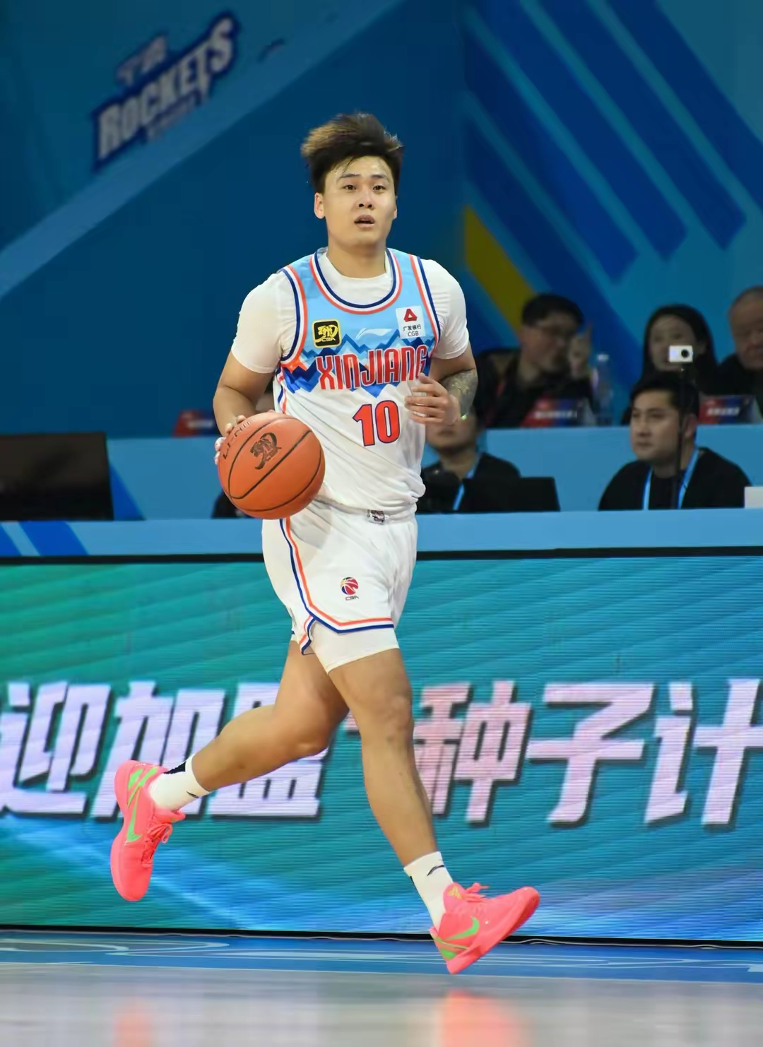 赛后犹他爵士队长鼓劲——CBA季后赛节点到来，信心回归，纪律约束更严格的简单介绍-开云网页版